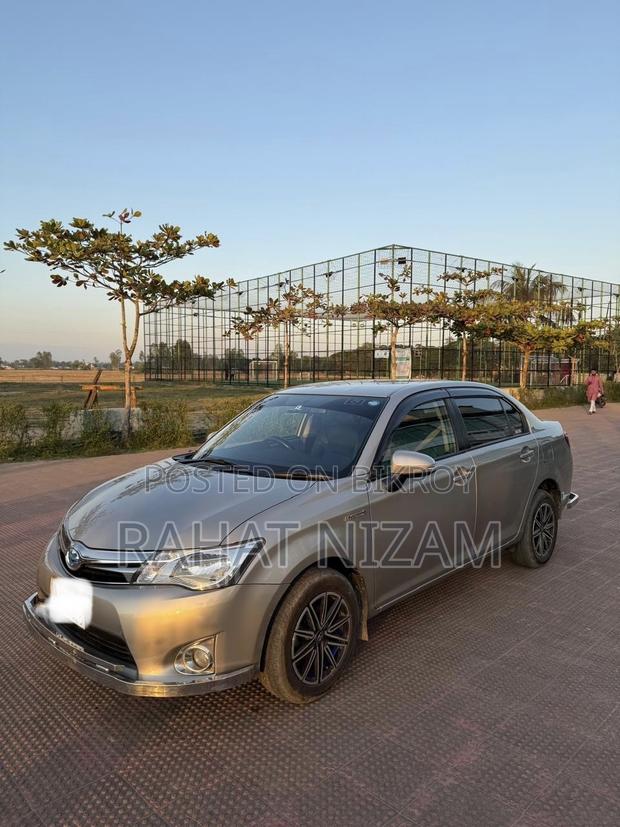 Toyota Axio 1.5 Hybrid 2WD 2014 Gold