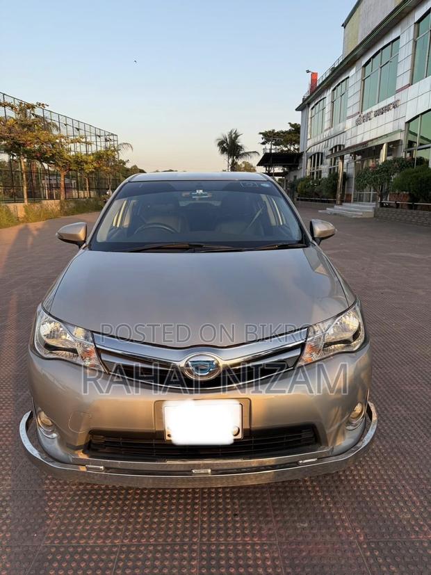 Toyota Axio 1.5 Hybrid 2WD 2014 Gold