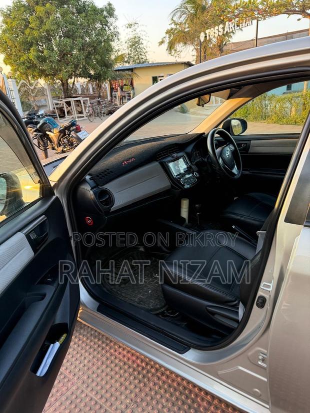 Toyota Axio 1.5 Hybrid 2WD 2014 Gold