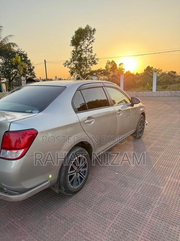 Toyota Axio 1.5 Hybrid 2WD 2014 Gold