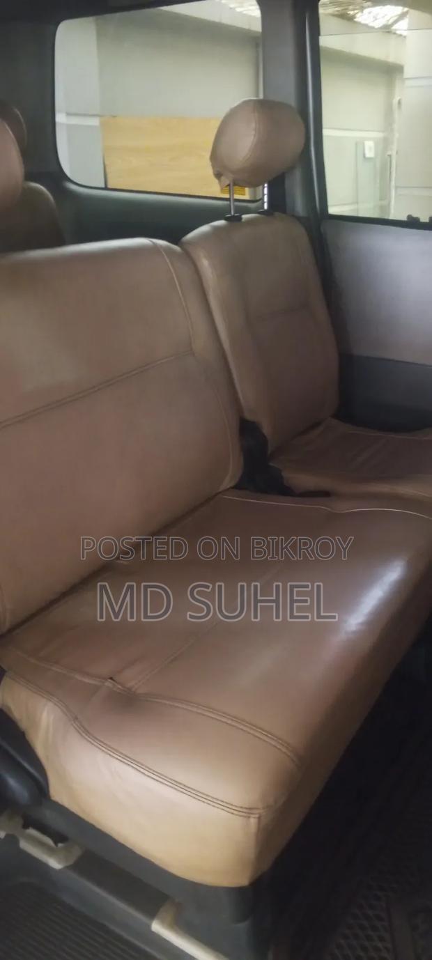 Toyota Noah 2004 Silver