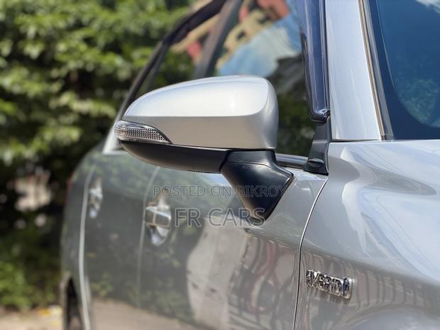 Toyota Axio 1.5 Hybrid 2WD 2017 Silver