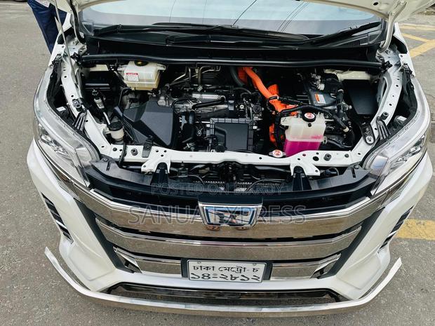 Toyota Noah 1.8 FWD Hybrid (7 seater) 2021 Pearl