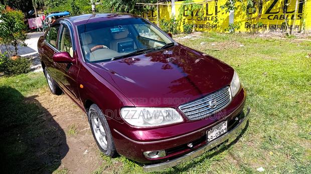 Nissan Sunny 2005 Red