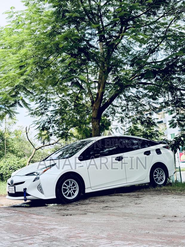 Toyota Prius Four Touring 2018 Pearl