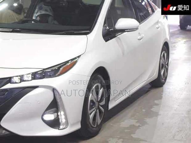 Toyota Prius 2021 Pearl