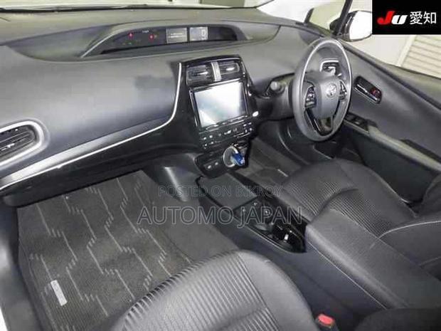 Toyota Prius 2021 Pearl