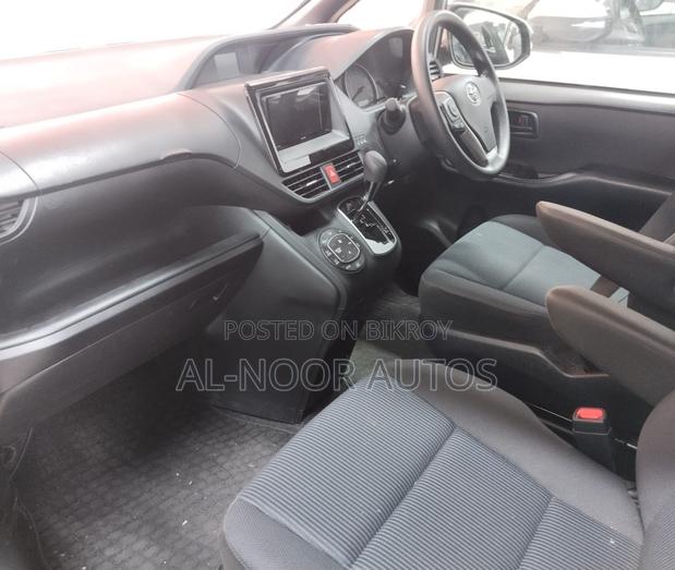 Toyota Noah 2.0 FWD (8 Seater) 2021 Silver