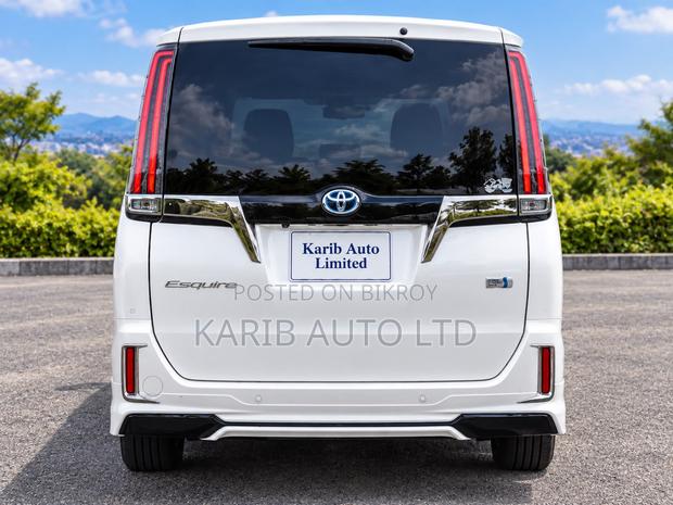 Toyota Esquire 1.8 FWD Hybrid (7 seater) 2020 Pearl