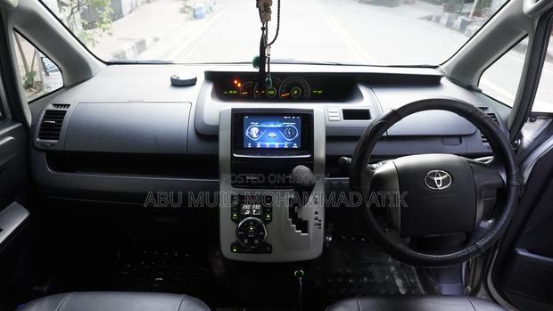 Toyota Noah 2.0 FWD (7 Seater) 2016 Silver