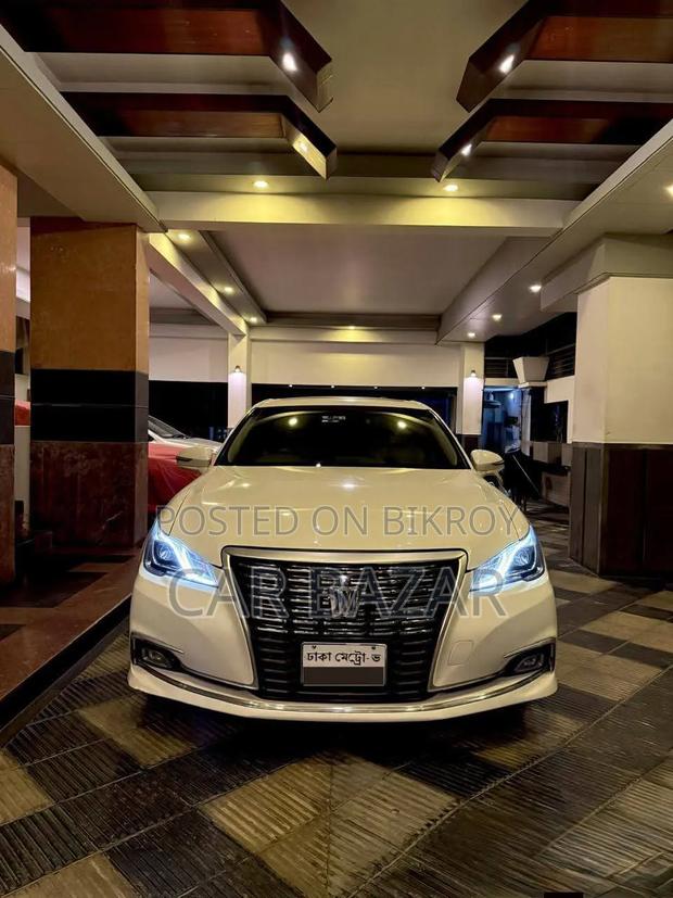 Toyota Crown 2016 Pearl