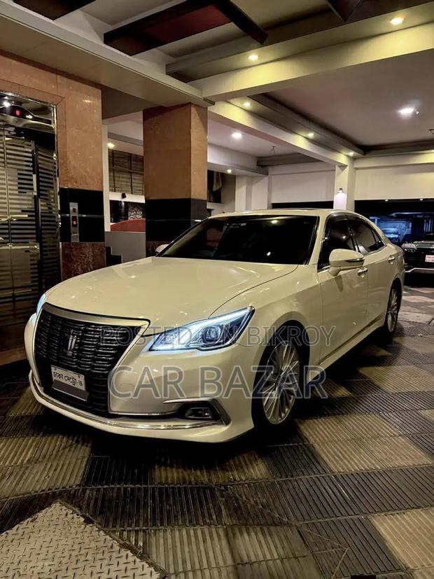 Toyota Crown 2016 Pearl