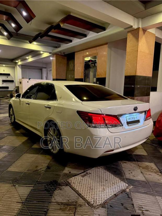 Toyota Crown 2016 Pearl