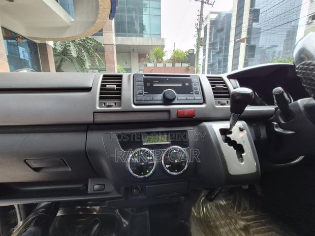 Toyota Grand HiAce 2002 Silver