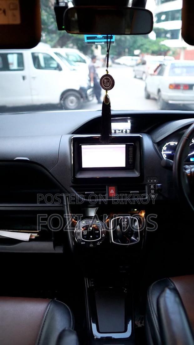 Toyota Esquire 1.8 FWD Hybrid (7 seater) 2019 Pearl