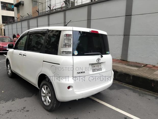 Toyota Sienta 2012 White