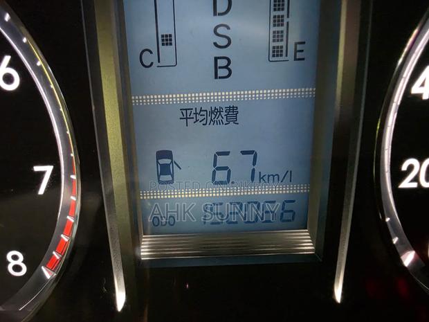 Toyota Premio 2011 Pearl