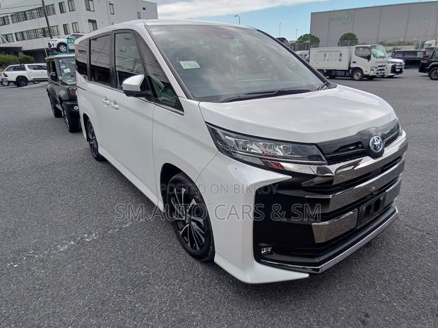 Toyota Noah 2022 Pearl