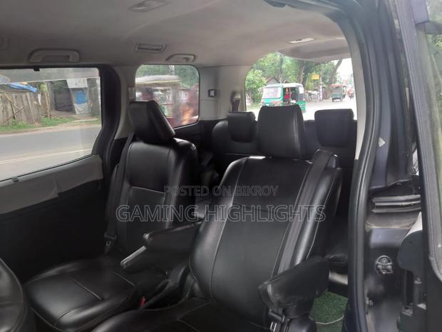 Toyota Esquire 1.8 FWD Hybrid (7 seater) 2015 Blue