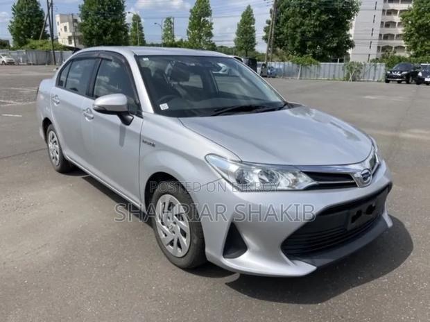 Toyota Axio 2021 Silver