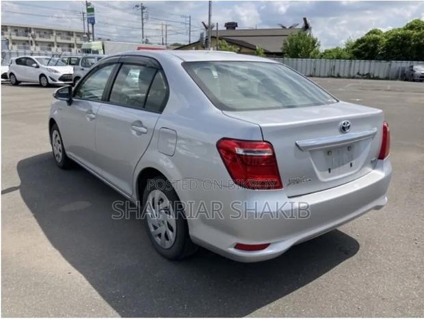 Toyota Axio 2021 Silver
