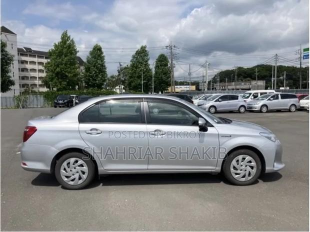 Toyota Axio 2021 Silver