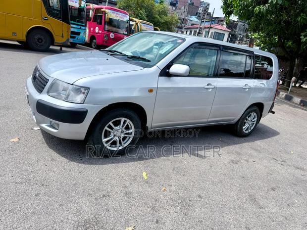 Toyota Succeed 2005 Silver