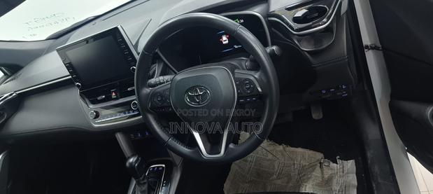 Toyota Corolla Cross 1.8 Hybrid AWD 2022 Pearl