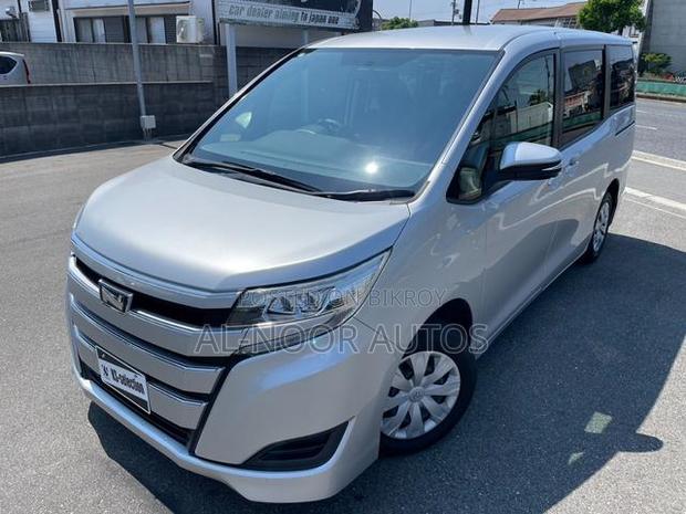 Toyota Noah 2.0 FWD (8 Seater) 2021 Silver