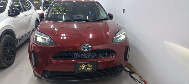 Toyota Yaris Cross 1.5 Hybrid AWD 2021 Red