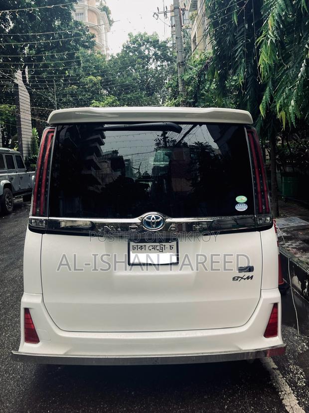 Toyota Noah 1.8 FWD Hybrid (7 seater) 2018 Pearl