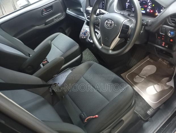 Toyota Noah 2021 Black