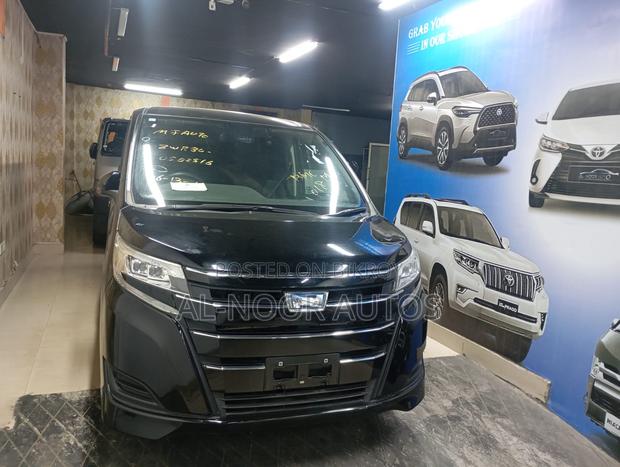 Toyota Noah 2021 Black