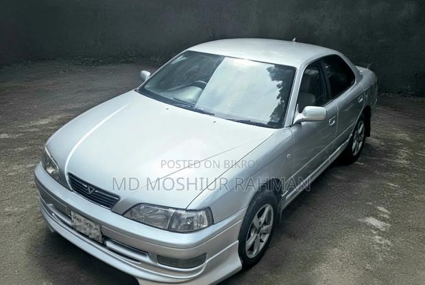 Toyota Vista 1996 Silver
