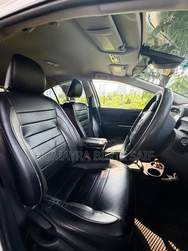 Toyota Aqua 2018 Silver