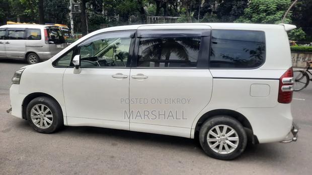 Toyota Noah 2012 Pearl
