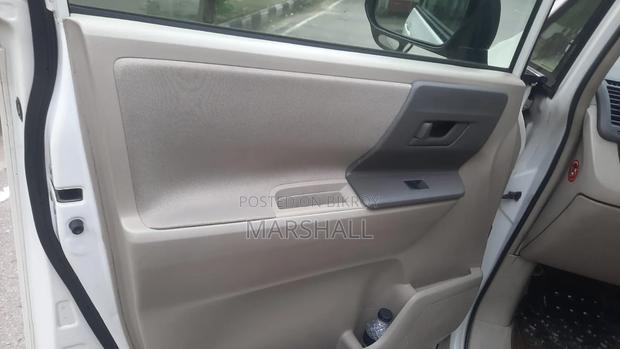 Toyota Noah 2012 Pearl