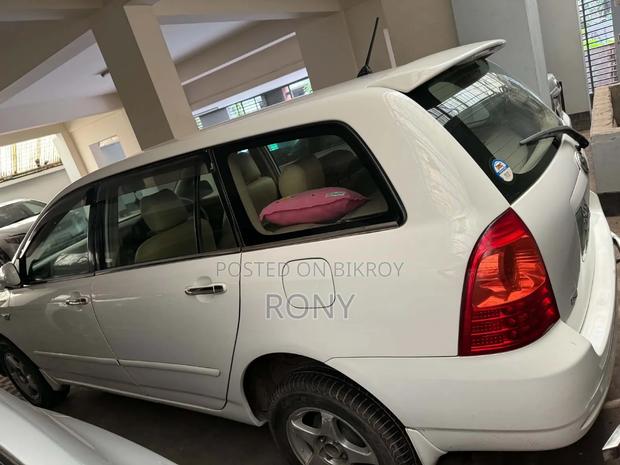 Toyota Corolla 2005 White