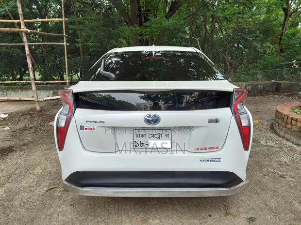 Toyota Prius 2018 Pearl