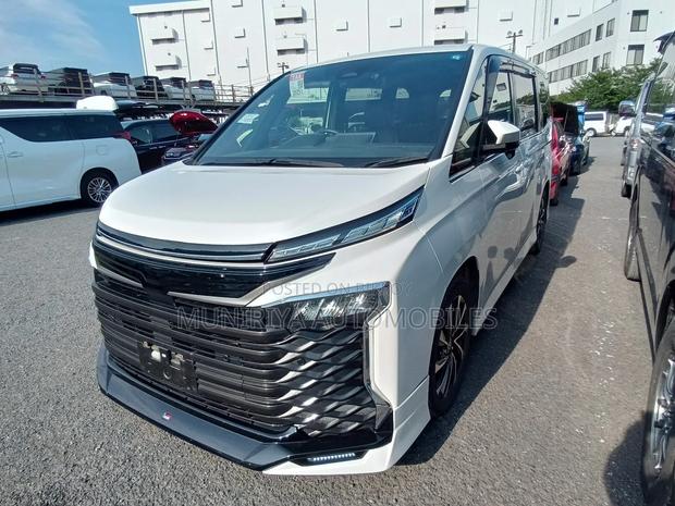 Toyota Voxy Hybrid S-Z 2WD 7-Seater 2022 Pearl