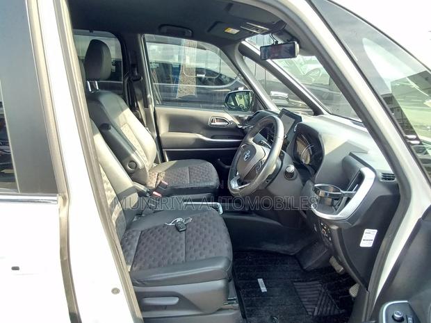Toyota Voxy Hybrid S-Z 2WD 7-Seater 2022 Pearl