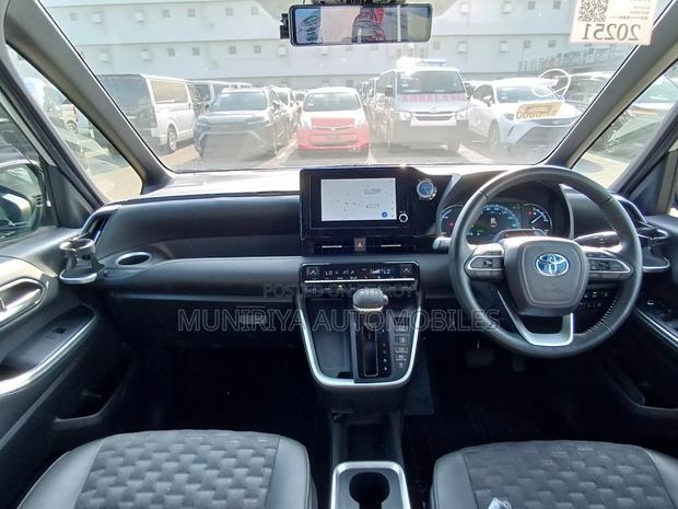Toyota Voxy Hybrid S-Z 2WD 7-Seater 2022 Pearl