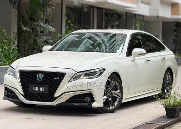 Toyota Crown 2018 Pearl