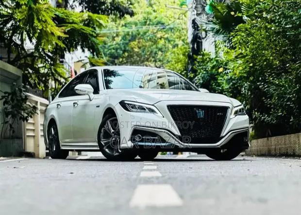 Toyota Crown 2018 Pearl