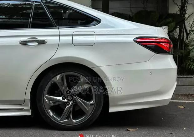 Toyota Crown 2018 Pearl