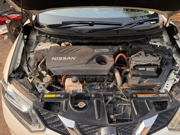 Nissan X-Trail 2.0 Hybrid FWD 2016 Pearl
