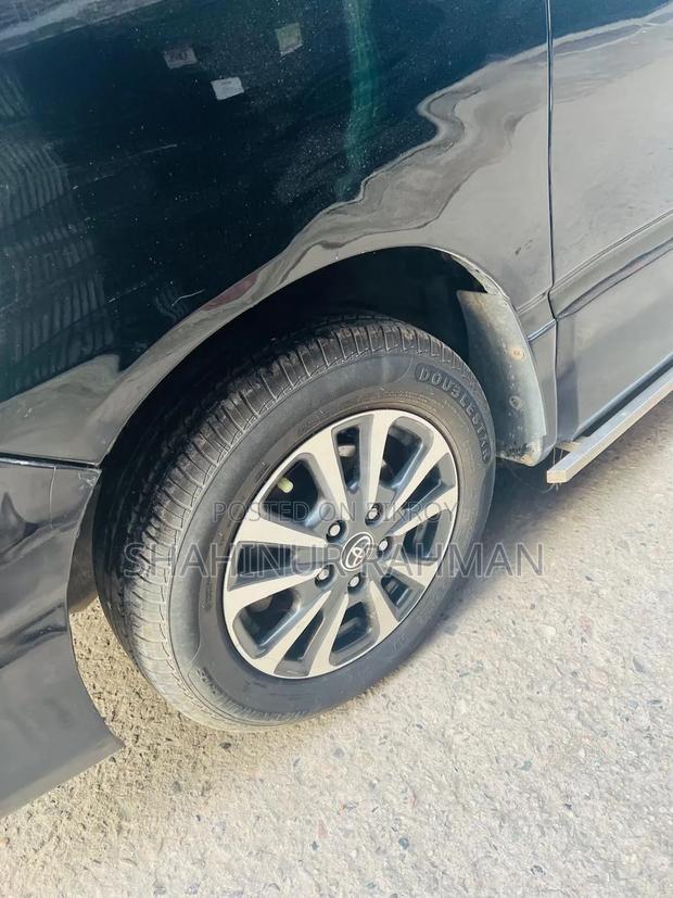 Toyota Noah 2004 Black