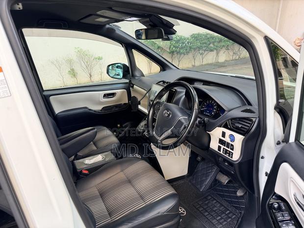 Toyota Noah 1.8 FWD Hybrid (7 seater) 2019 Pearl