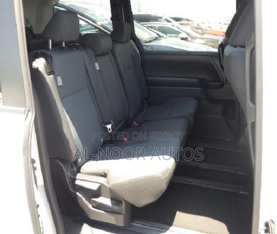 Toyota Noah 2022 Pearl