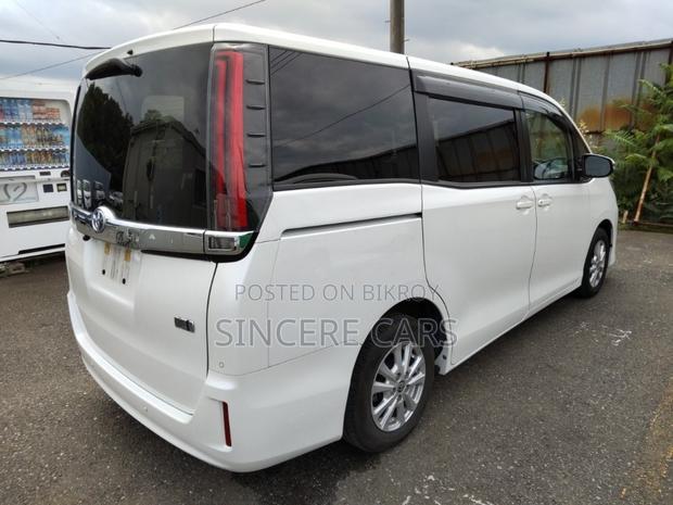 Toyota Noah 1.8 FWD Hybrid (7 seater) 2021 Pearl